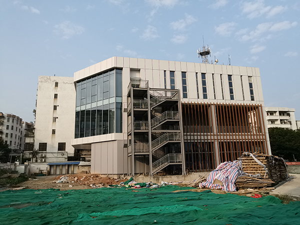 氟碳鋁單板經歷風吹日曬 氟碳鋁單板經歷風吹日曬