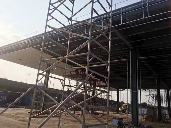 加油站防風條扣安裝遠處視覺圖片 加油站防風條扣安裝遠處視覺圖片