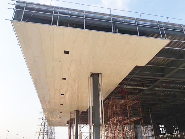 加油站防風條扣安裝近處視覺圖片 加油站防風條扣安裝近處視覺圖片